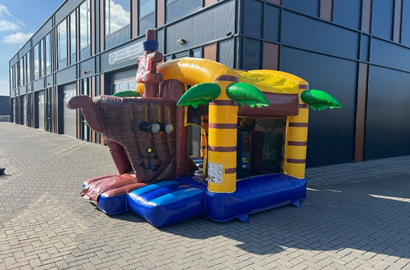 Springkussen-Met-Glijbaan-Huren