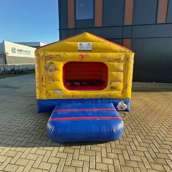 Gele ballenbak springkussen Gele ballenbak springkussen huren bij Move For Fun; compact opblaas springkussen ideaal voor peuters en jonge kinderen.