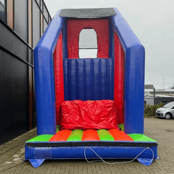 Basejump stormbaan huren Basejump stormbaan met klim- en glijgedeelte, geschikt voor evenementen en sportdagen