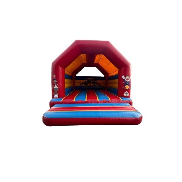 Rood circus springkussen met overkapping en kleurrijke springvloer, ideaal voor verhuur op kinderfeestjes en evenementen.